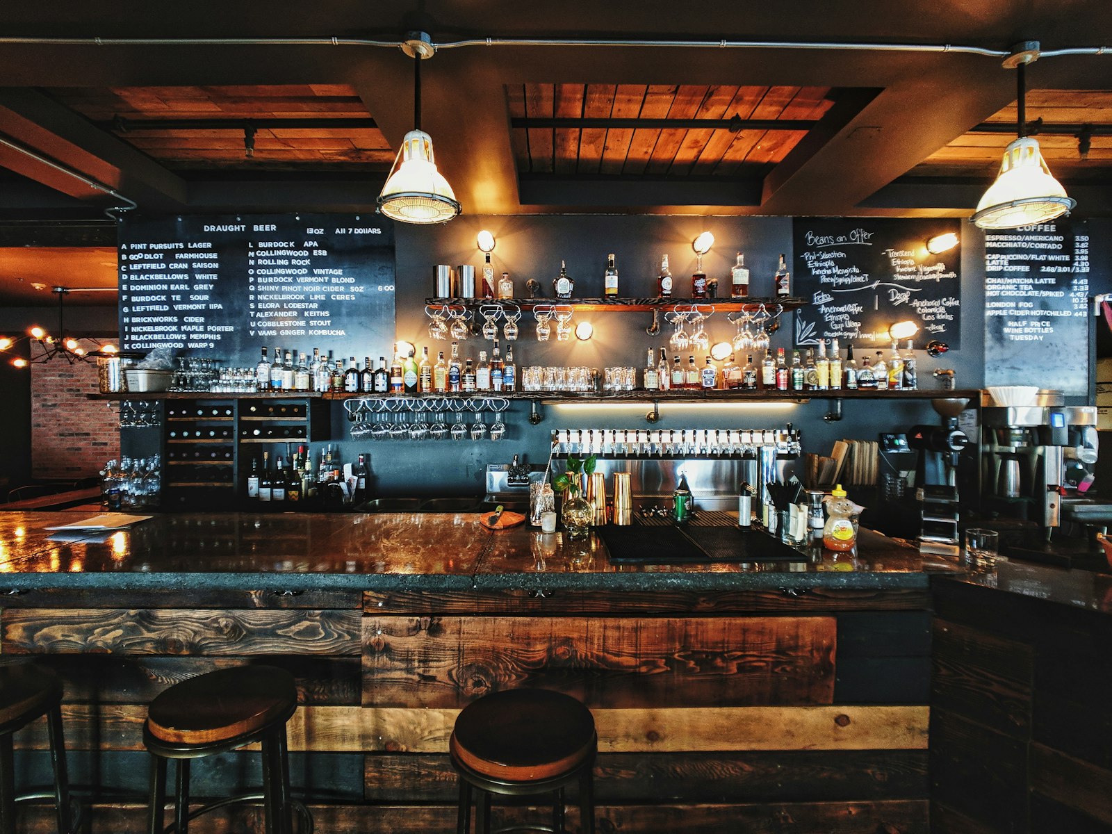 Bar and evening atmosphere at Taqueria Luna